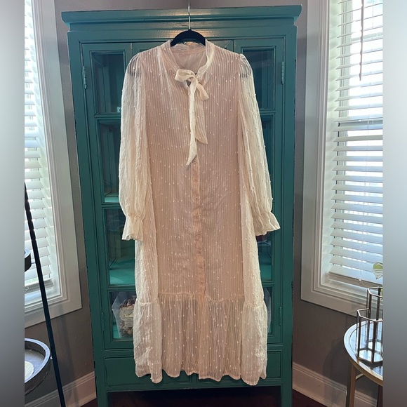 Cream Bow-Tie Dress - Picture 4 of 8